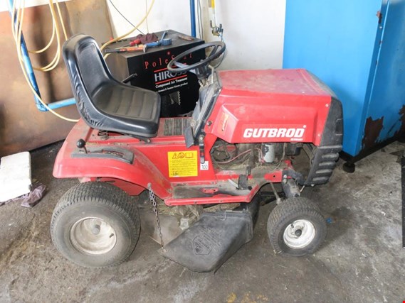 Used Gutbrod 10HP Tractor (lawn mower) for Sale (Auction Premium) | NetBid Industrial Auctions